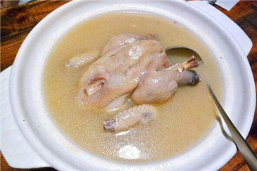 燉雞高湯的熬制方法 燉雞高湯的熬制方法