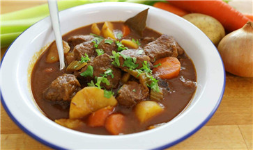 燉牛肉放什么調料最好 燉牛肉放什么調料最好