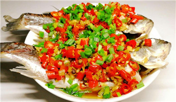 剁椒鯽魚做法圖解1 剁椒鯽魚做法圖解1